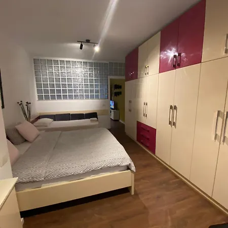 Apartment Center Of - Daisy Tirana